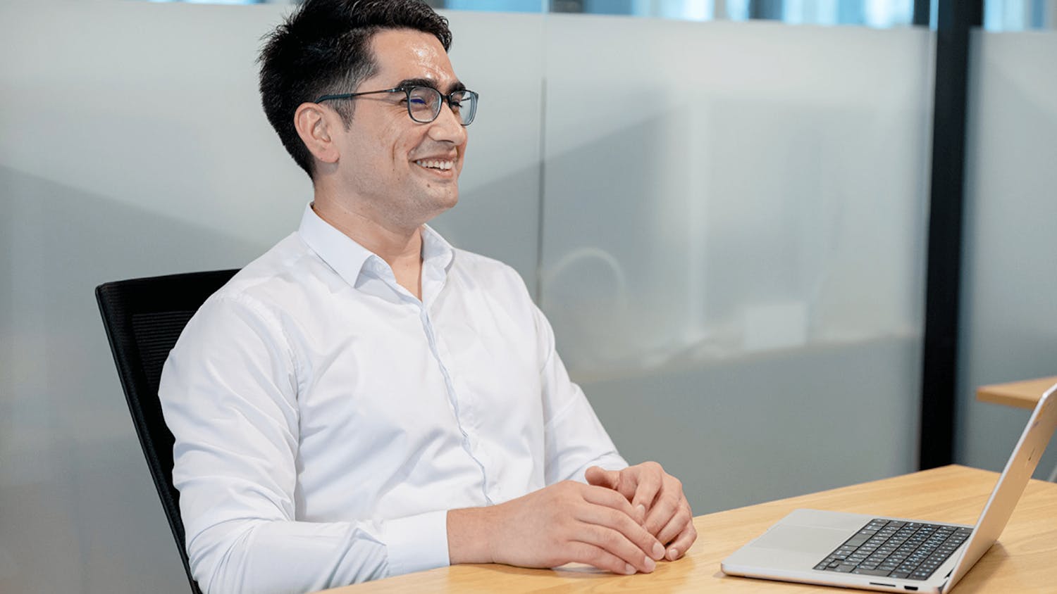 アオラナウ社員が語るグローバル視点と働きがいのサムネイル画像